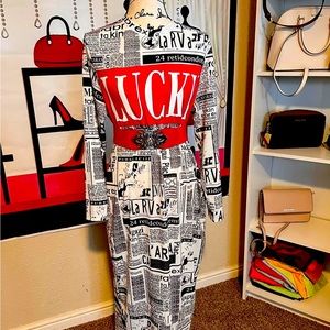 Long pensil dress with newspaper print